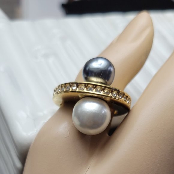 Ring Modernist Faux Pearls Luster Grey and White SIZE 9 IMPRESSIVE DESIGN RARE - Picture 5 of 10